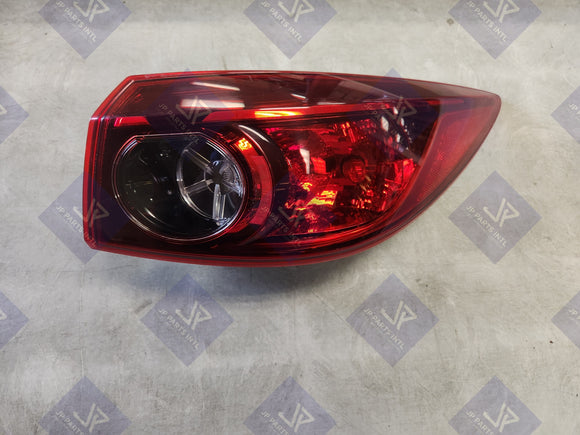 2014-2018 Mazda 3 Mazda3  SEDAN Chassis Mounted Lamp Right